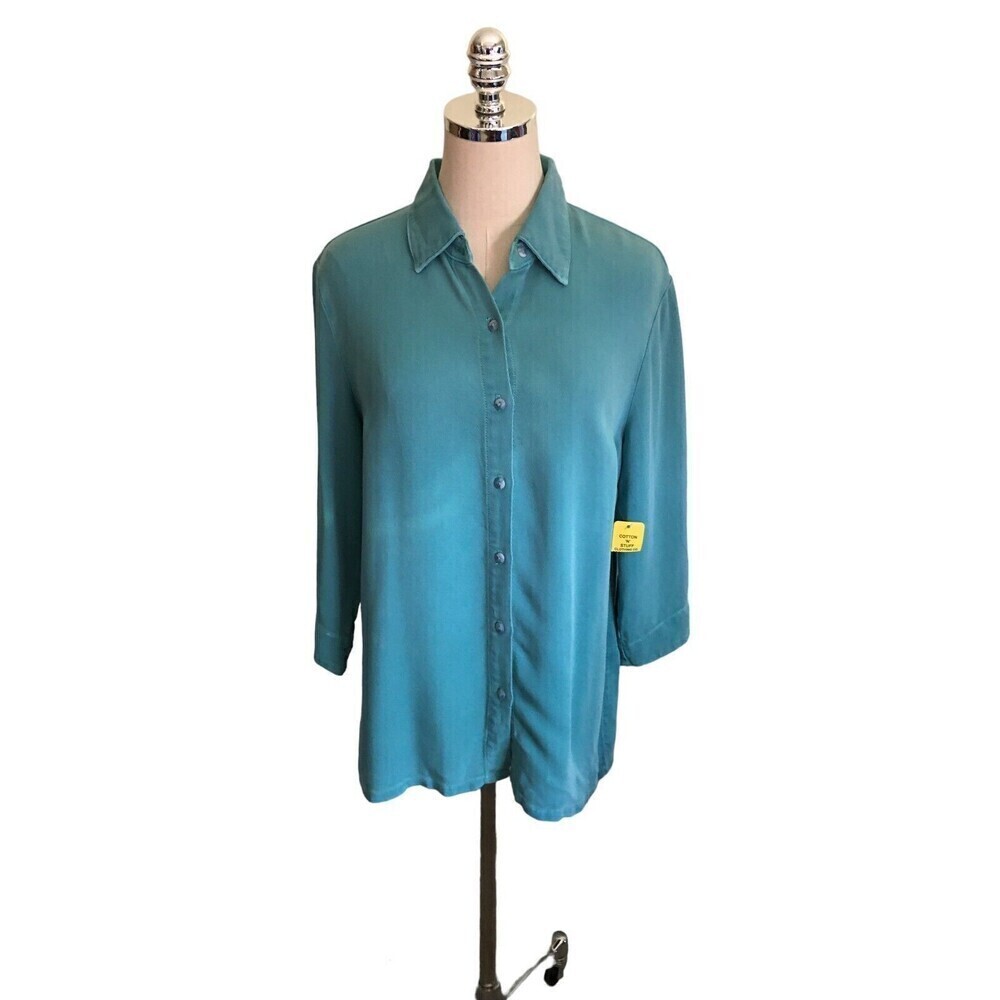 Russ Berens Top Women's Size Medium Blue Long Sleeve Button Up Tencel